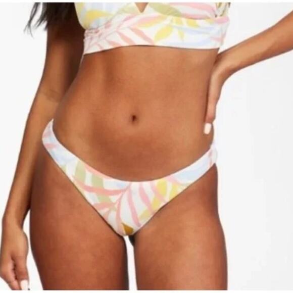 Billabong Lowrider Reversible Bikini Bottom in Tropical Jungle Size S NWT - Picture 1 of 12